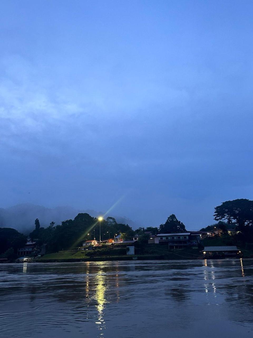 Teresek View Motel Kuala Tahan Kültér fotó
